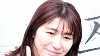 大友愛さん「サ活」開始を報告 まるで「アート」な水着姿も公開