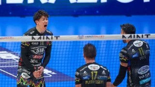 石川祐希、“要所で得点”挙げフルセットの激闘制す 開幕2連勝の