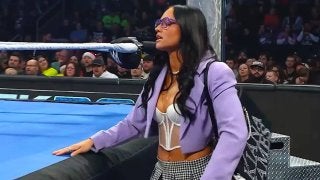 “行き過ぎた”行為にレフェリー驚き