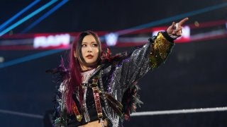 人気女子レスラー欧州オフ満喫笑顔