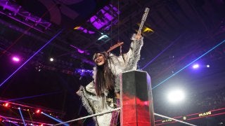 人気レスラー 意味深表情の自撮りが話題