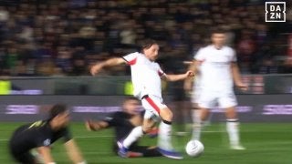 モドリッチのウトサイド弾に世界騒然！