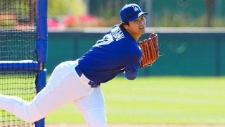 大谷翔平の前にできた壁…“初登板”で異様な光景 本人ほぼ見えず、米驚愕