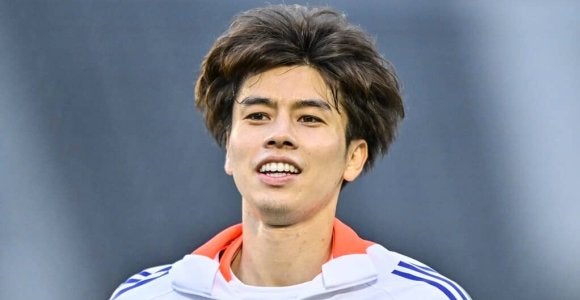 ｢あまりにもヒーローすぎる｣リーズ田中碧がリバプール相手に劇的なAT同点弾！熱狂のエランド・ロード！｢凄すぎる！｣｢膝すらワオンガムも磨きがかかってる｣