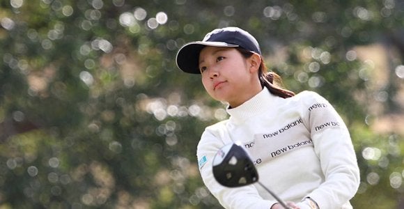 現役高校生2人がトップ 伊藤愛華と田村萌来美が首位発進