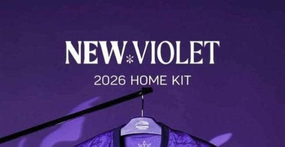 J1広島が新ユニホームを発表 5つの星がエンブレム上に輝く