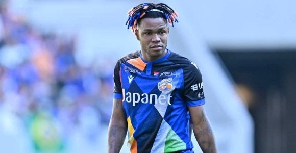 【J2「25年ベストイレブン」】2トップは19点奪取の「J2得点王」と水戸のJ1昇格の立役者、監督は保有戦力を最大化させた優勝クラブの指揮官【攻撃的MF・FW・監督・控え編】