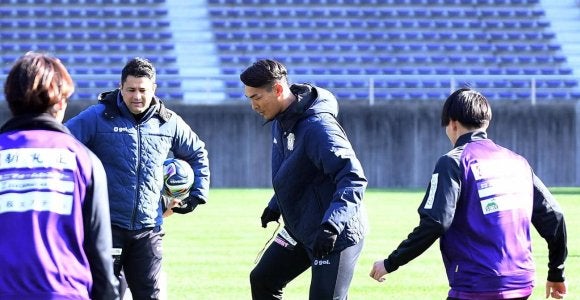 【藤枝】槙野智章新監督が始動、初日からハードメニュー「これで激しいのなら今後耐えられない」